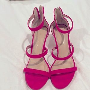 Fuccia medium size heel